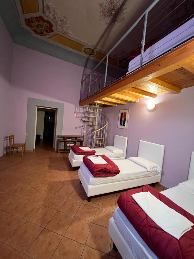Hostal Emerald Palace *