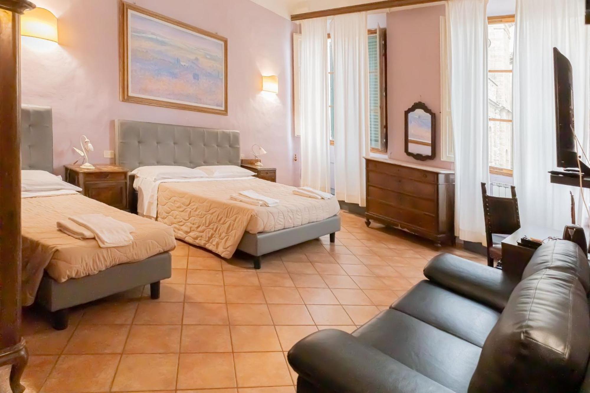 Albergue Emerald Palace *